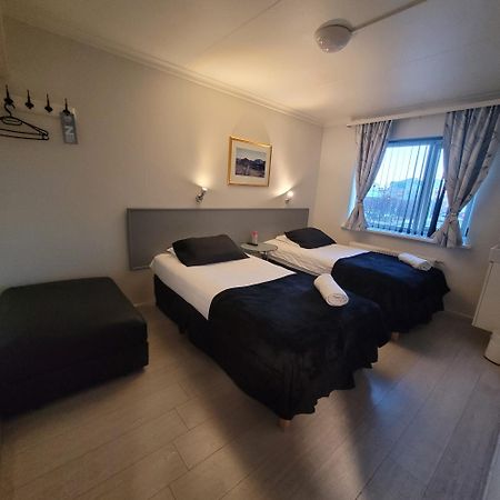B&B Guesthouse - Bed And Breakfast Keflavik Centre Exterior photo