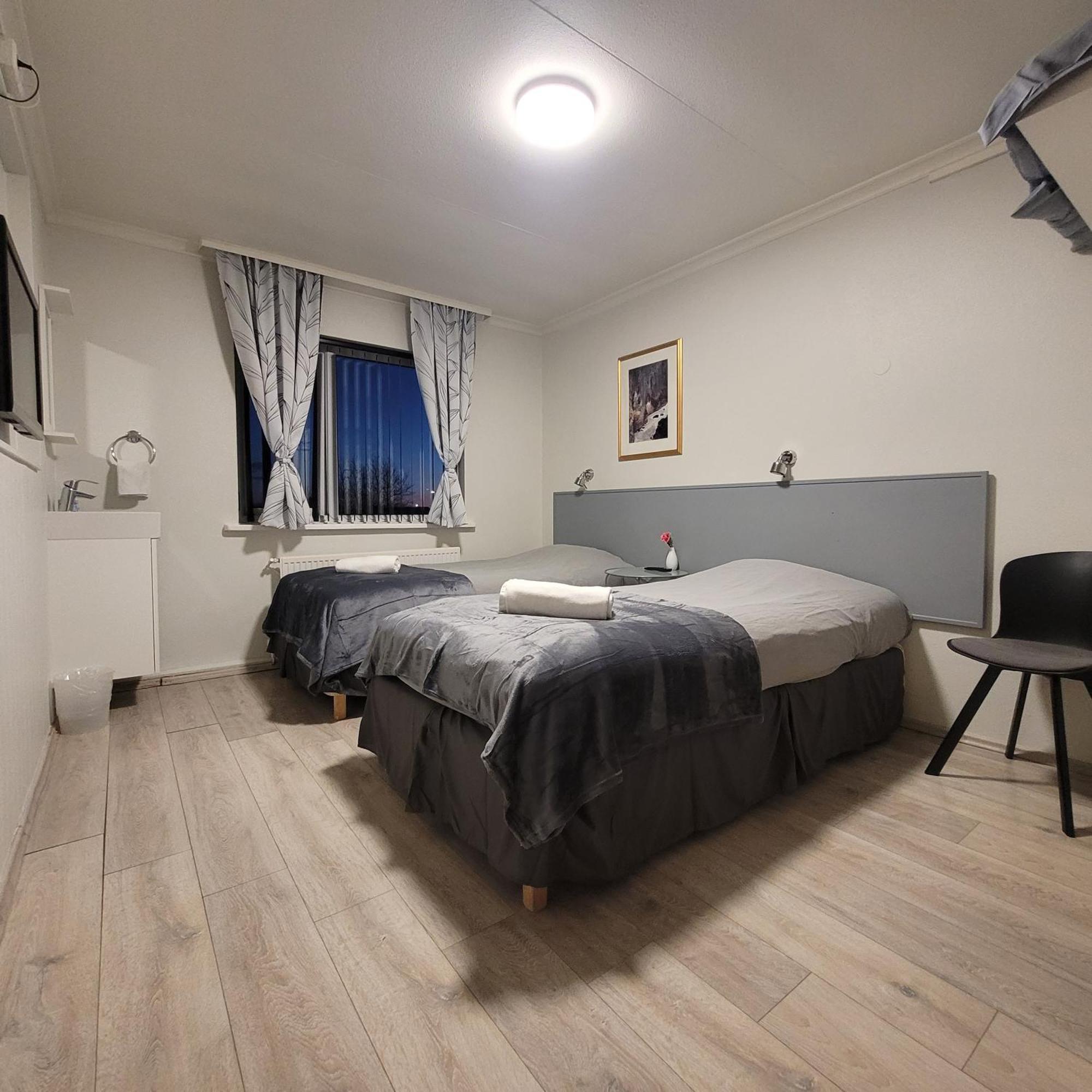 B&B Guesthouse - Bed And Breakfast Keflavik Centre Exterior photo