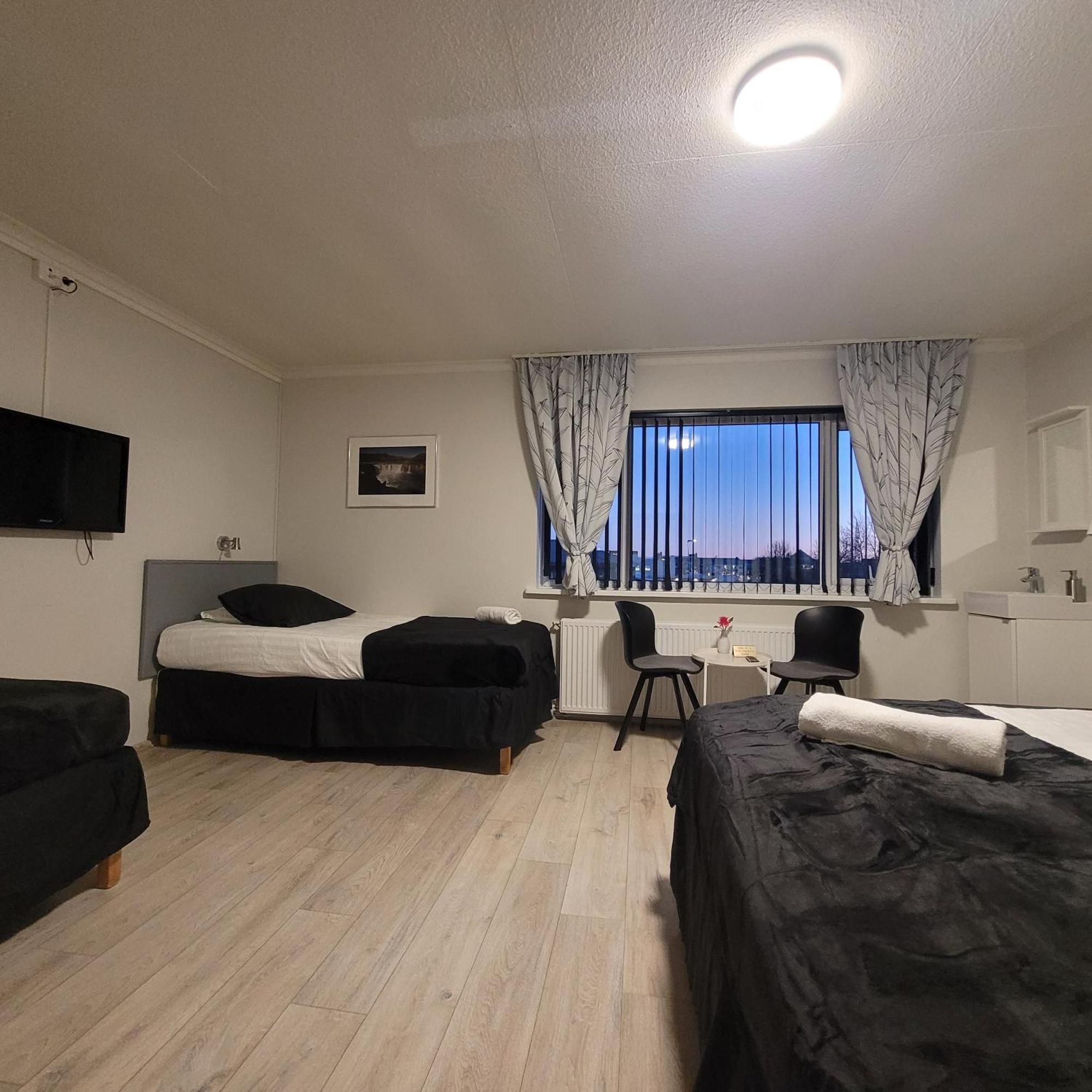 B&B Guesthouse - Bed And Breakfast Keflavik Centre Exterior photo